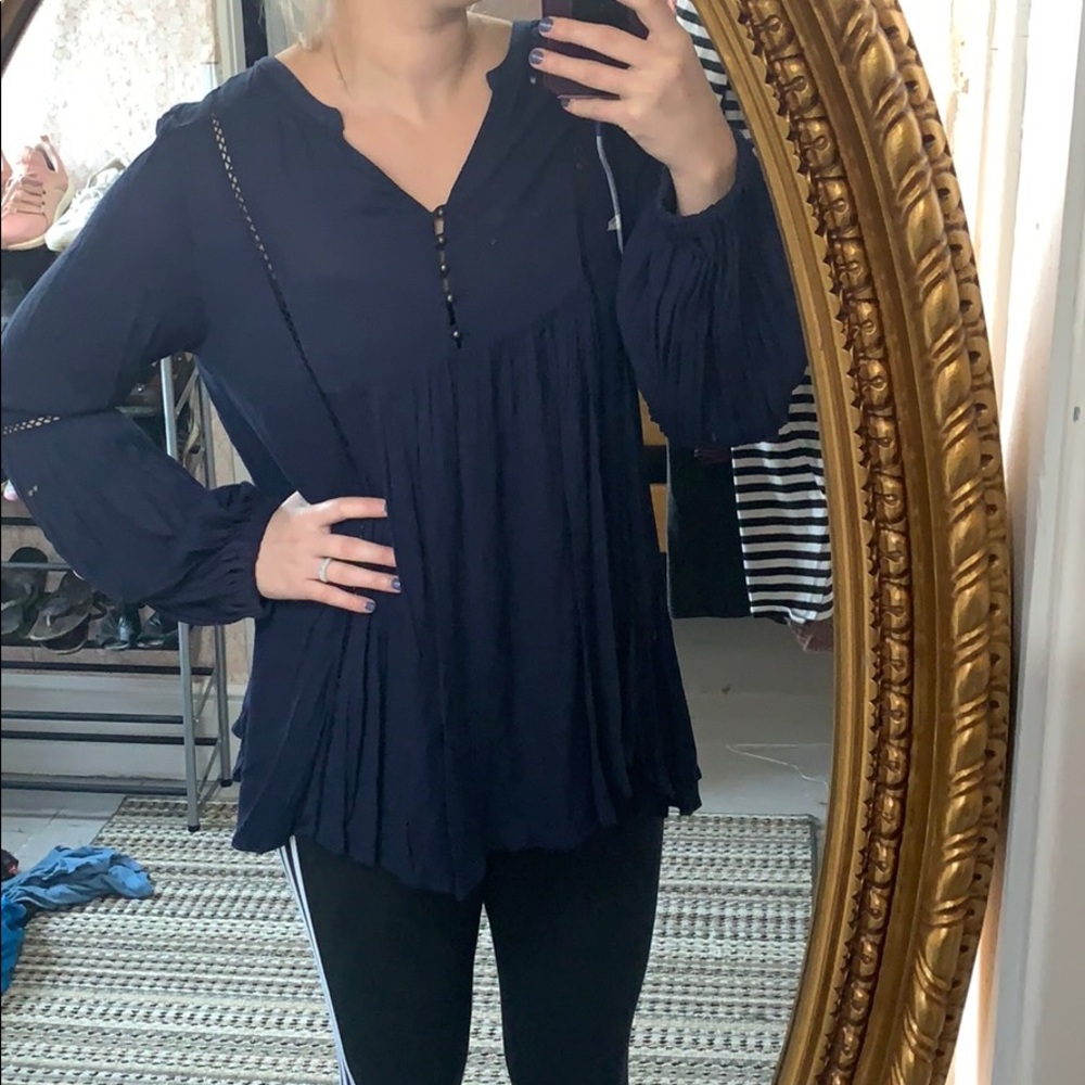 Bell sleeve shirt